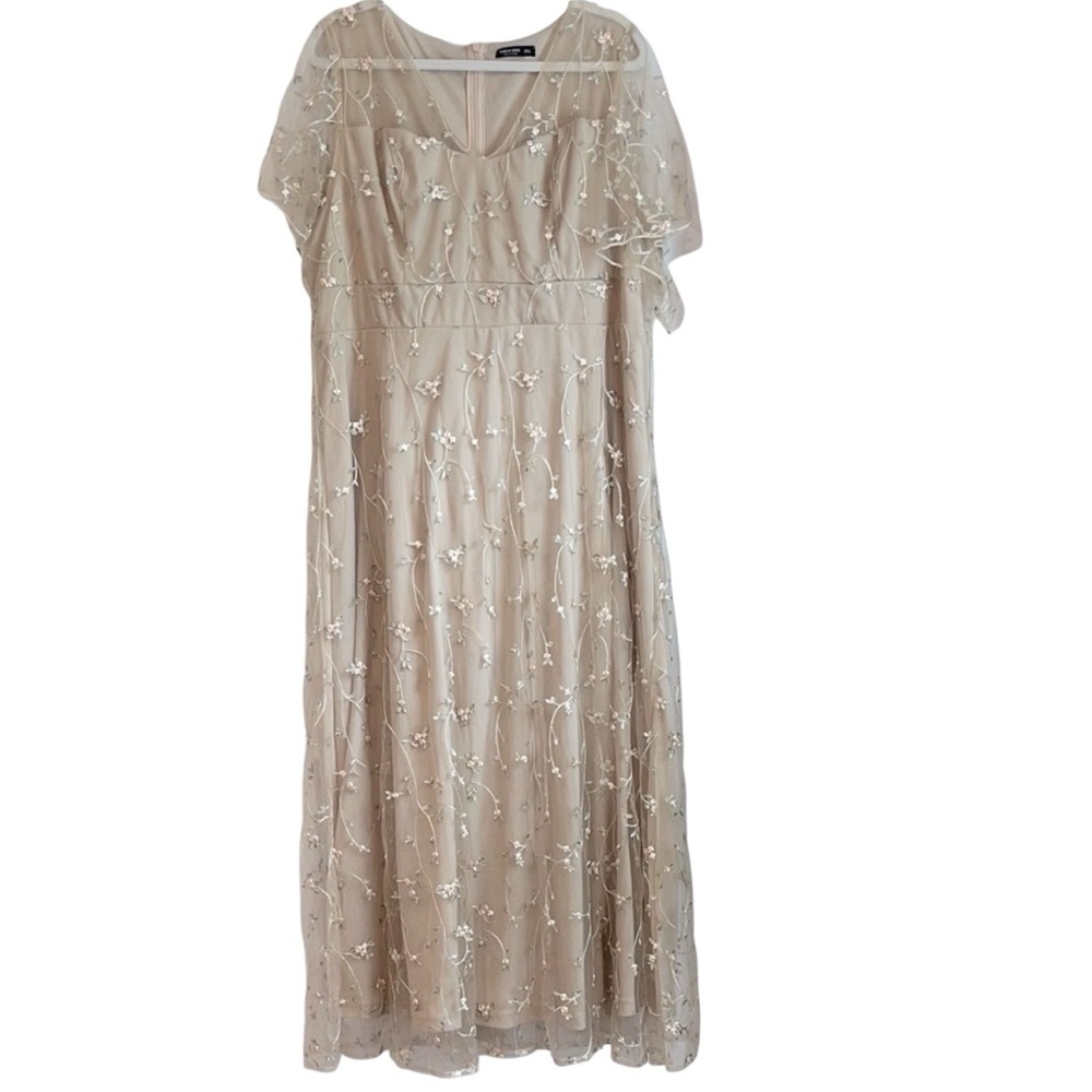 ⚡️ 3 for $30 ⚡️ SHEIN Curve Elegant Floral Embroidered Dress